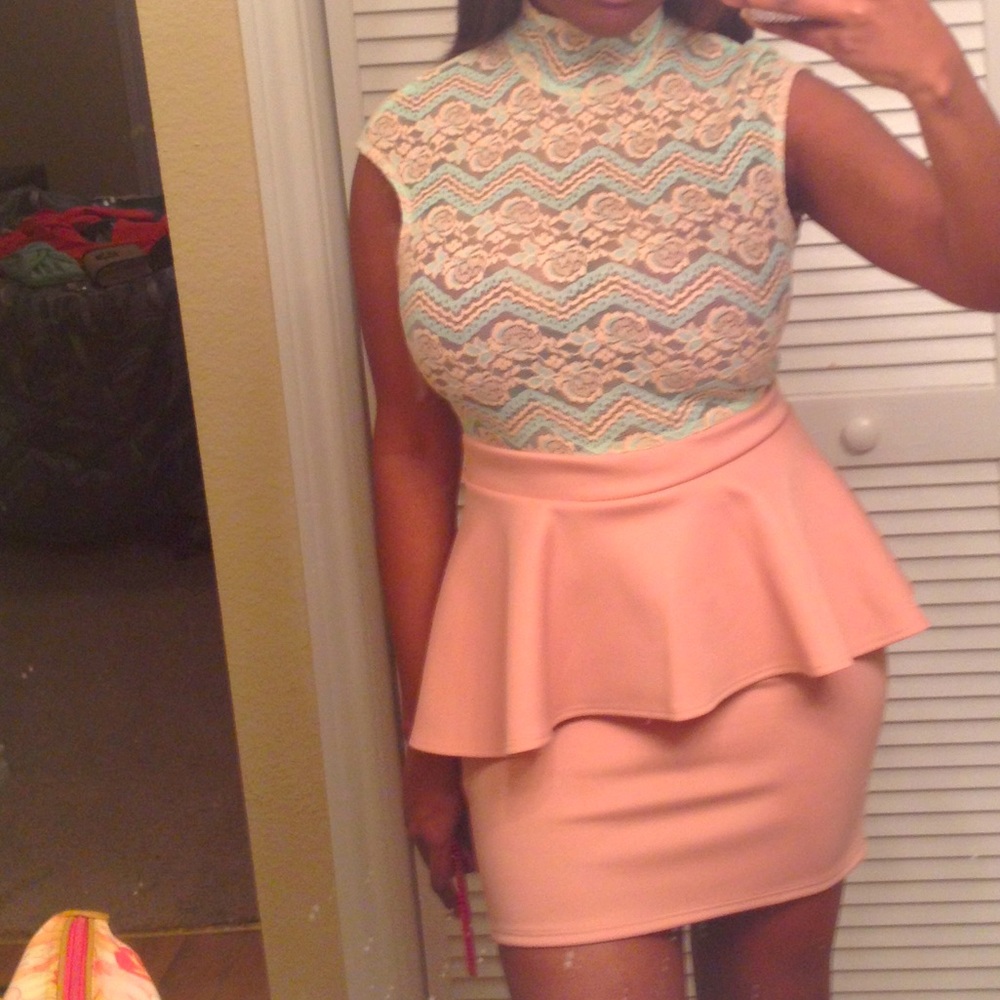 COPY - Super cute lace peplum dress